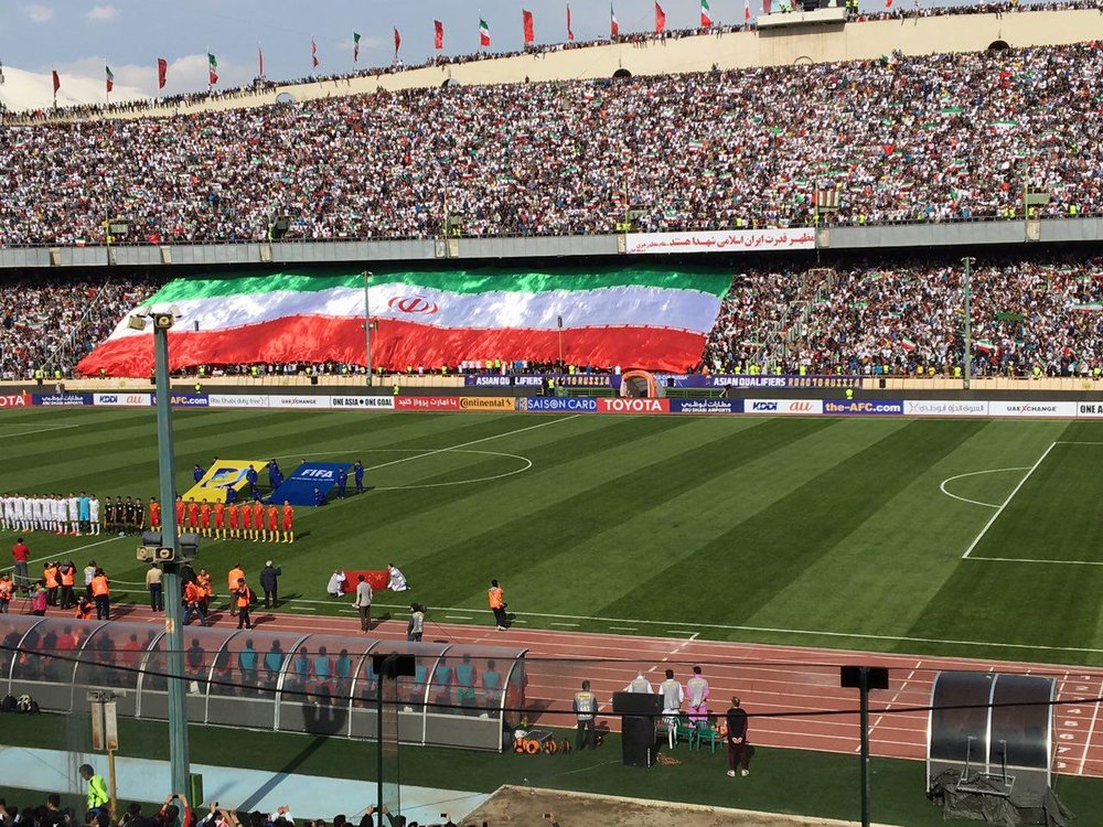 «جشن همبستگی ایرانیان؛ یک ورزشگاه سفیدپوش»