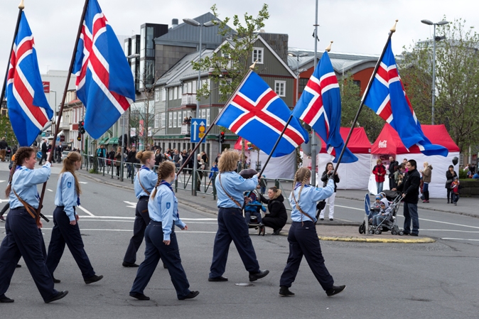 http://bayanbox.ir/view/4182255741993497551/national-day-iceland-0.jpg