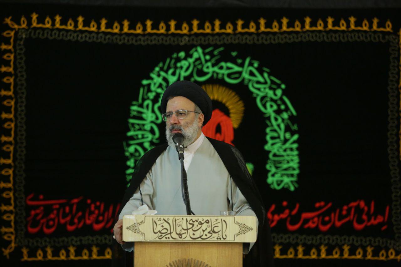 گزارش تصویری:مراسم اهدا پرچم متبرک آستان قدس با حضور حجت الاسلام رئیسی تولیت آستان قدس رضوی