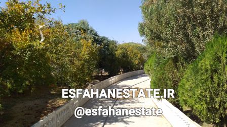 اجاره سالیانه باغ ویلا 2200 متری در اصفهان