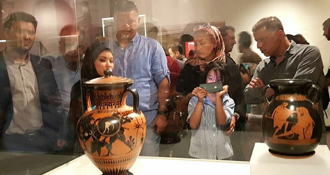 علی دایی هم از موزه لوور بازدید کرد