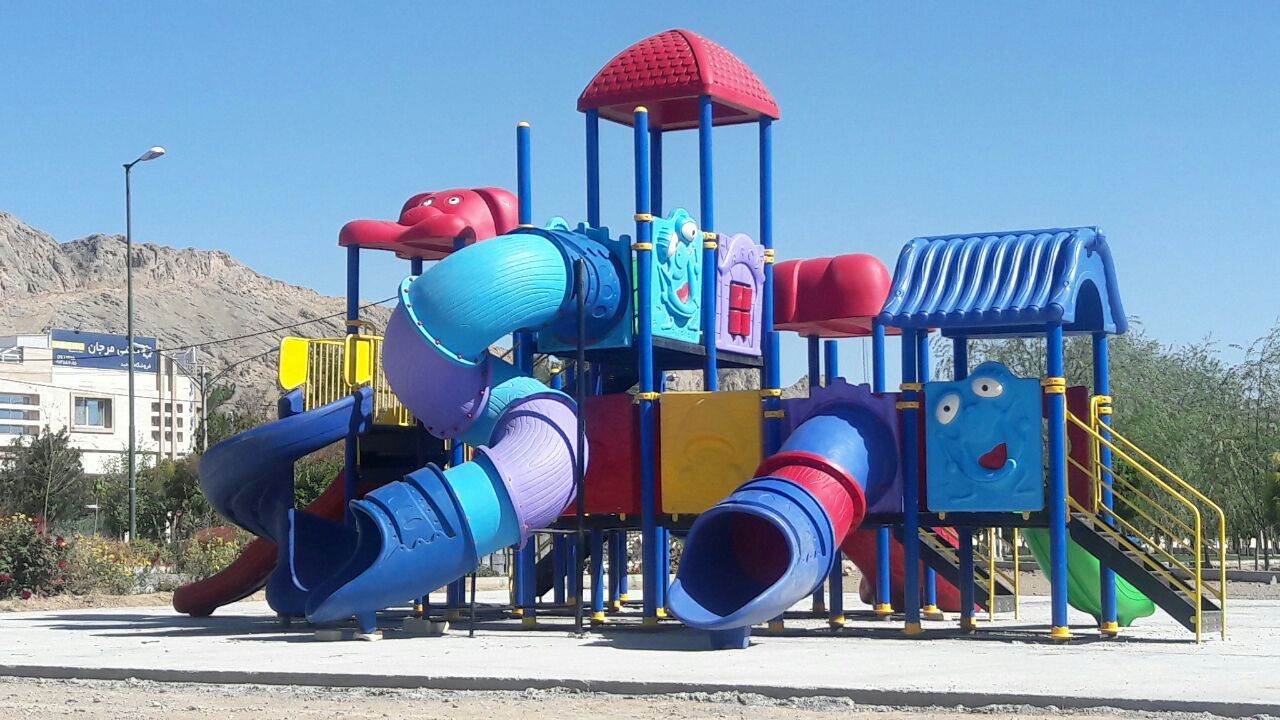 نصب وسایل بازی کودکان درپارک خلیج فارس .