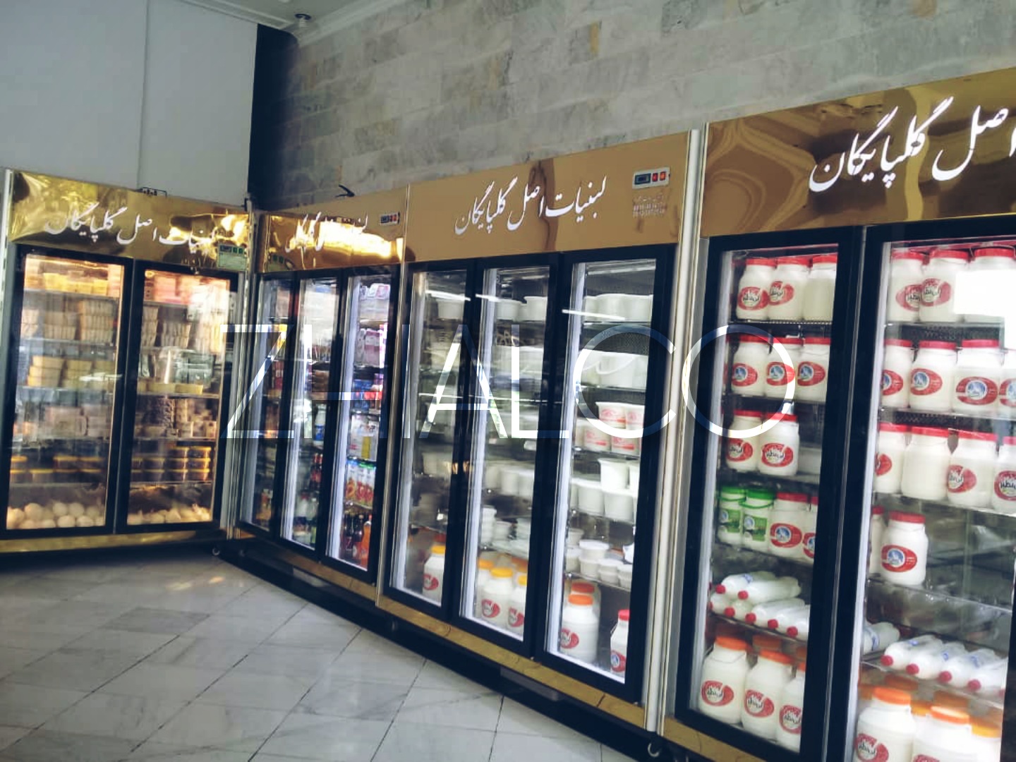 یخچال لبنیاتی 2 متری - مشکی طلایی یخچال لبنیاتی 2 متری - مشکی طلایی