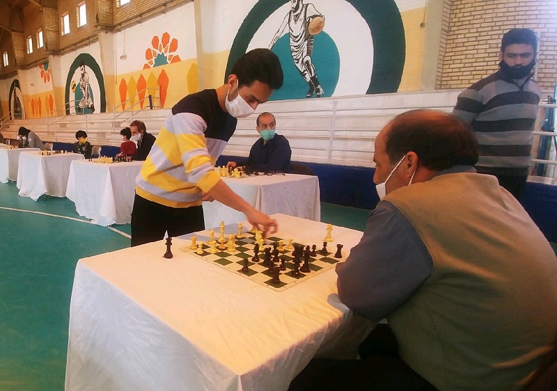 ورزشی/ رقابت همزمان استاد بین المللی شطرنج ایران با ۵۰ شطرنج‌باز مشهدی