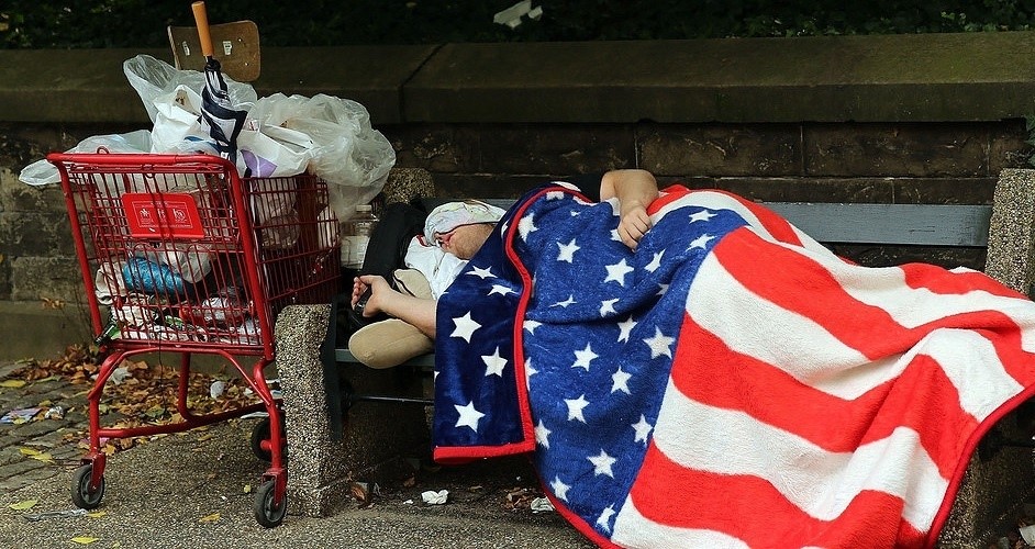 امریکہ کی سڑکوں پر سونے کے قالین نہیں بچھے ہیں