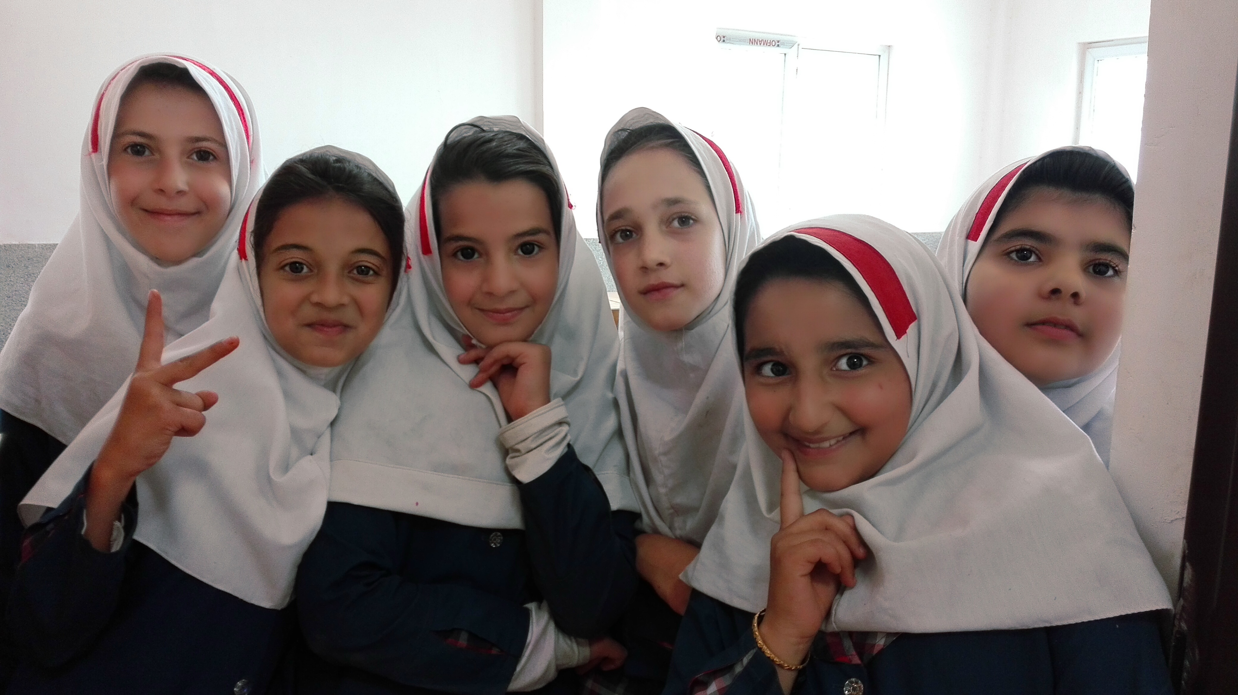 بازدید دانش آموزان مدرسه شهید وادیخیل از کتابخانه