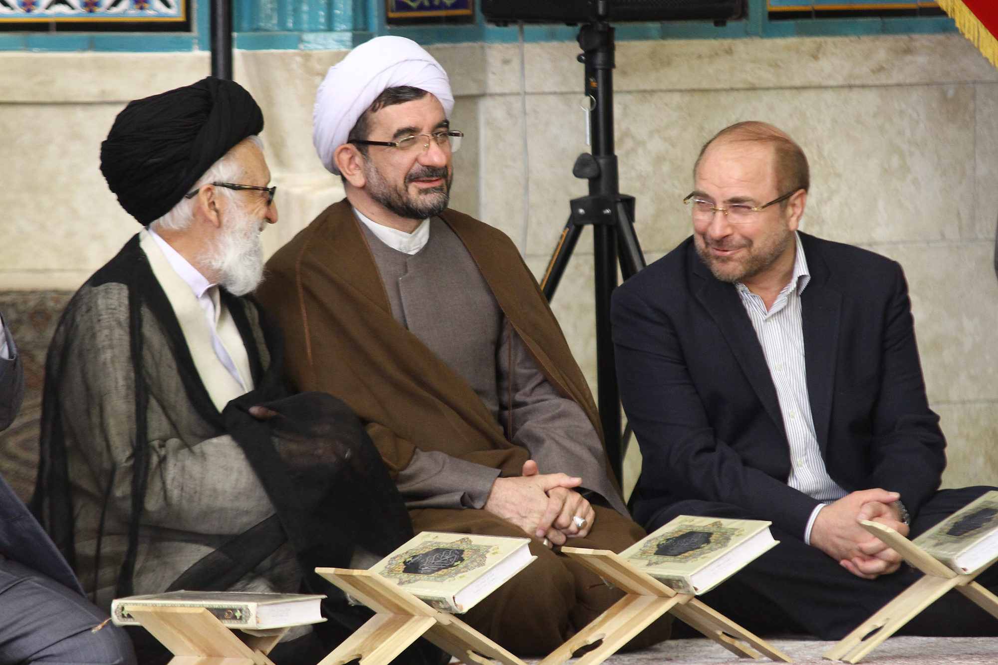 نشست صمیمی با فعالان قرآنی و افتتاح نمایشگاه شمیم وحی