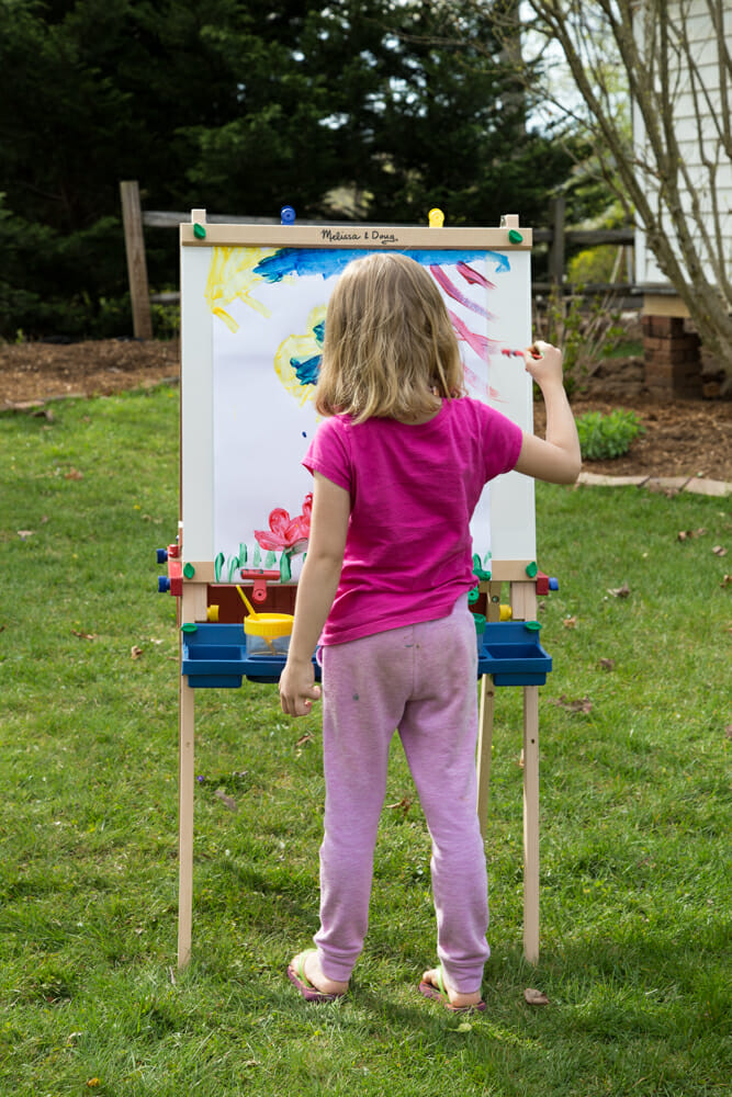 نقاشی کودک در فضای باز
