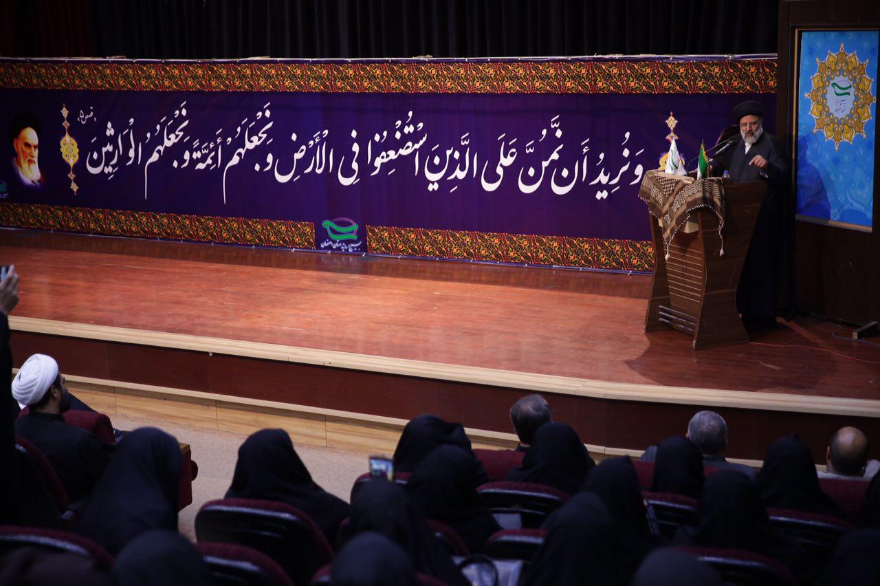 امروز کشور ما نیازمند مدیران جهادی با روحیه «ما میتوانیم» است