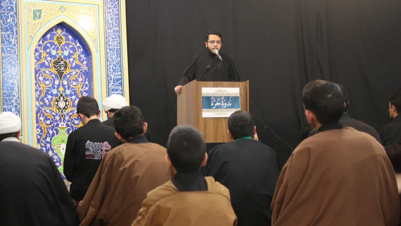 ندوة حرة  (سخنرانی کوتاه عربی با موضوع آزاد)