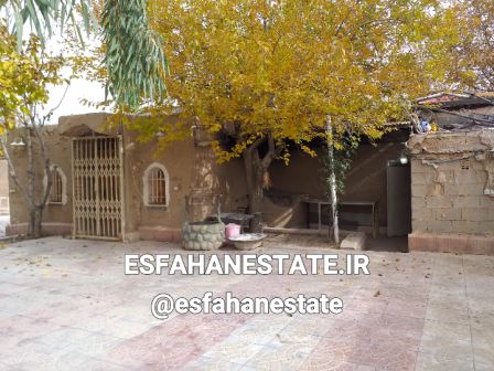 فروش باغ ویلا 2100 متری در قلعه سفید گلدشت نجف آباد اصفهان