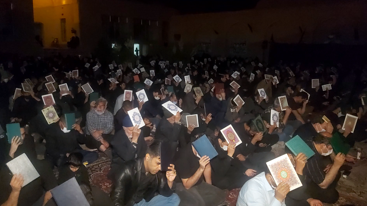 آیین احیای شب بیست یکم در مسجد جامع شهرستان خوسف