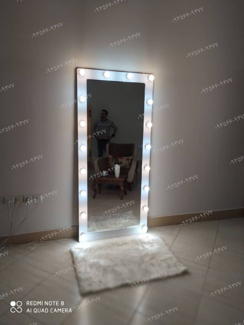 آینه قدی لامپ دار