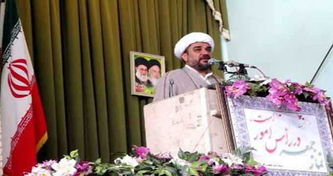 امام جمعه کازرون: مسوولیت‌های خود را متوجه دیگران نکنیم