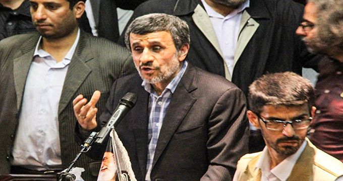 «احمدی نژاد» تحریم‌ها را گردن «روحانی» انداخت