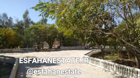 اجاره سالیانه باغ ویلا 2200 متری در اصفهان