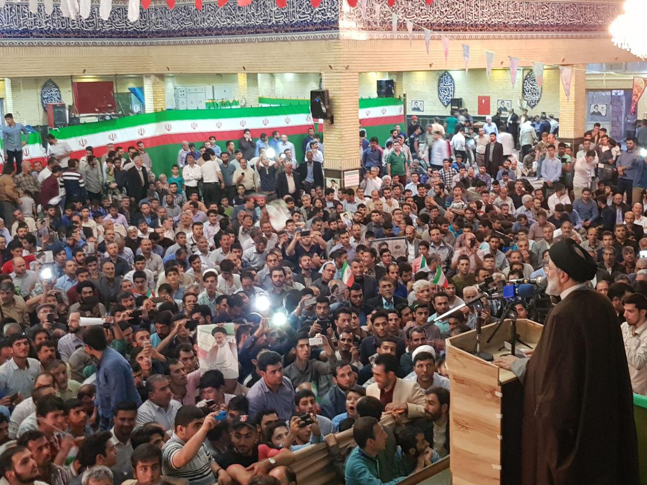 مشکل فقر، بیکاری و تعطیلی کارخانه ها با مدیریت جهادی قابل حل است.