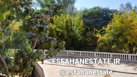 اجاره سالیانه باغ ویلا 2200 متری در اصفهان