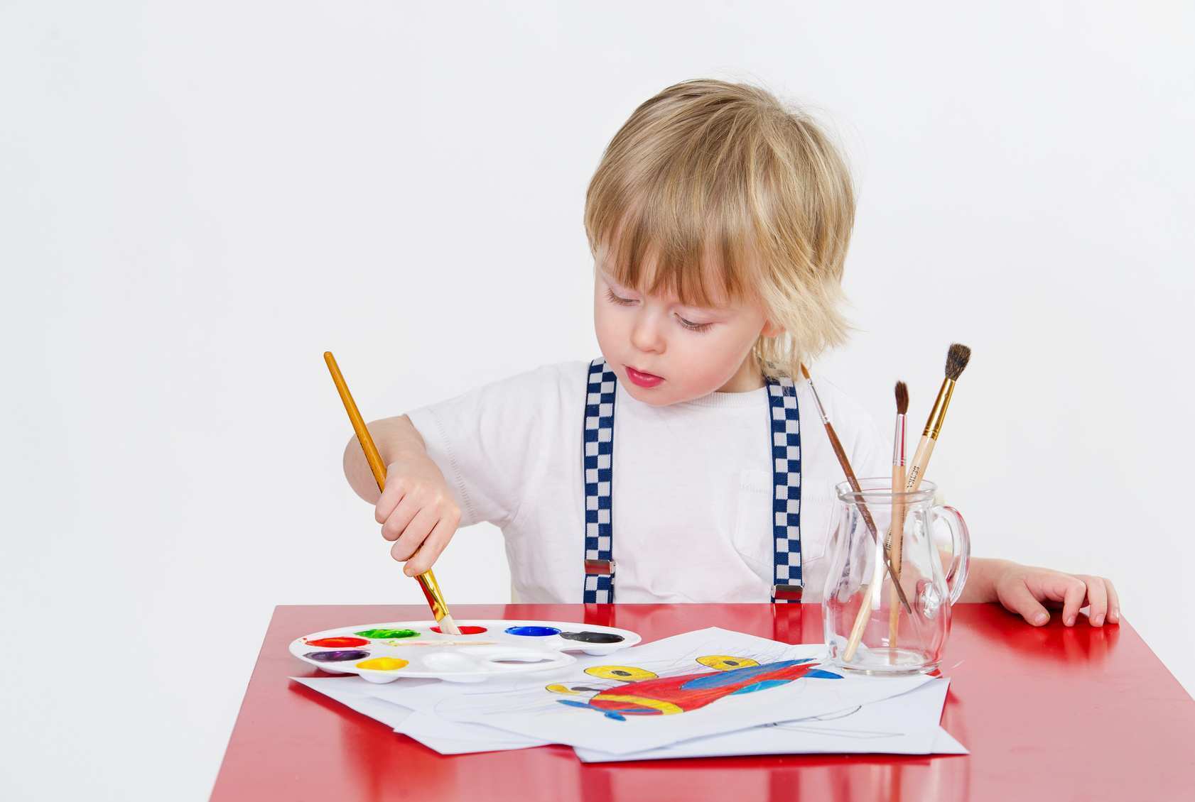 اجازه دهید کودکان در کشیدن نقاشی آزاد باشند
