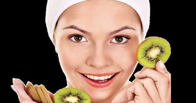 پوست و مو/ با این میوه پوستتان را لیفتینگ کنید!