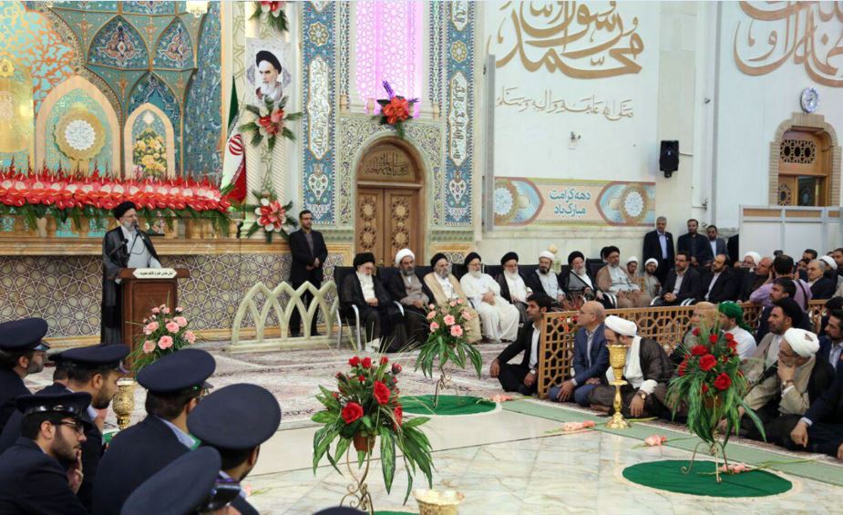 راه رسیدن به کرامت بهره مندی از سیره کریمان است