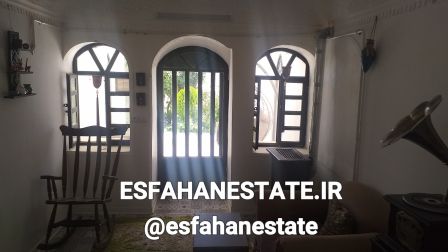 فروش باغ ویلا ۲۰۴۰ متری در فساران براآن اصفهان