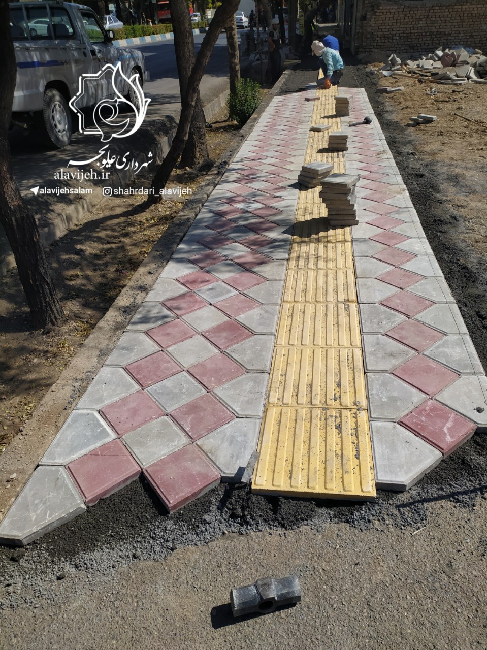 شروع عملیات اجرایی بلوک فرش پیاده روهای جنوبی بلوار شهید بهشتی