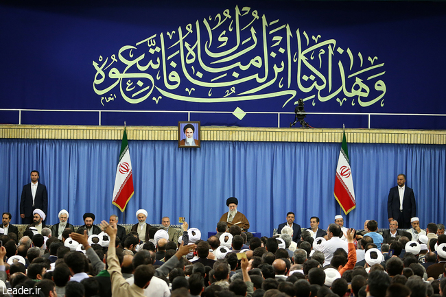 شرکت کنندگان در مسابقات بین‌المللی قرآن با رهبر معظم انقلاب اسلامی دیدار کردند