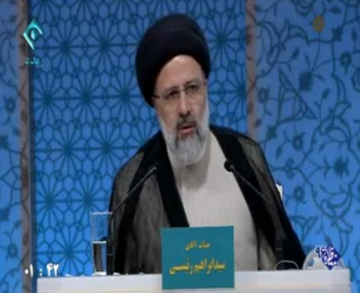سخنرانی و شعار برای حفظ شان معلمان کافی نیست، اینها محترم هستند.
