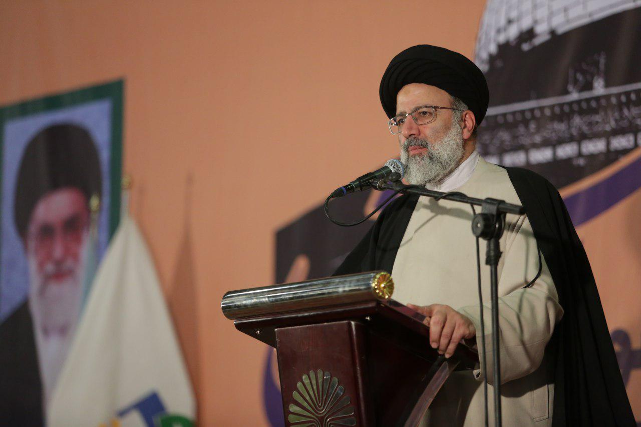 آرمان خواهی و انقلابیگری در جهان اسلام دامن ابرقدرتها و مستکبران را خواهد گرفت