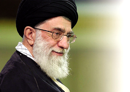 نسبت رهبر انقلاب اسلامی با افراد و جریان‌های سیاسی چگونه است؟