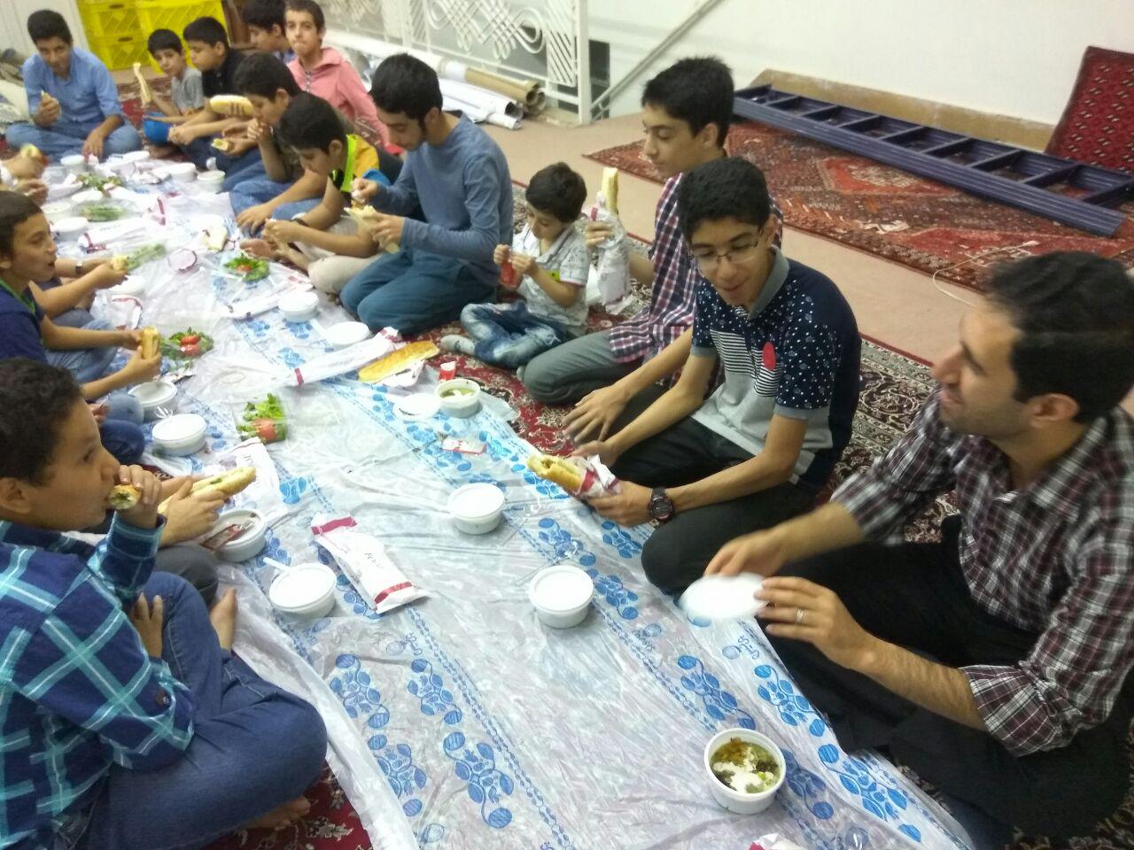 افطاری مسجد خیرات رمضان 1396