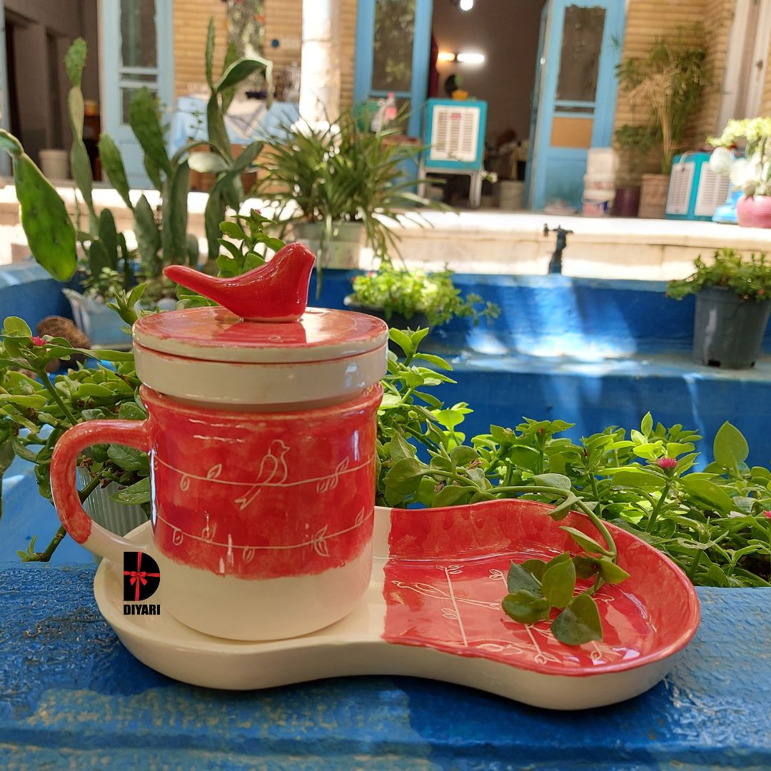 ماگ دمنوش با سینی