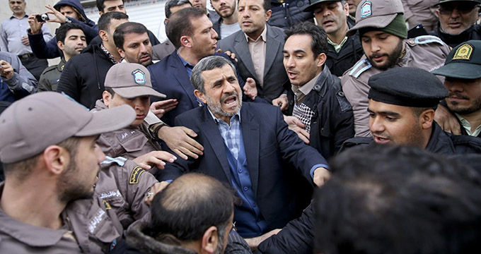 عکس/ فریادهای احمدی نژاد در حمایت از بقایی