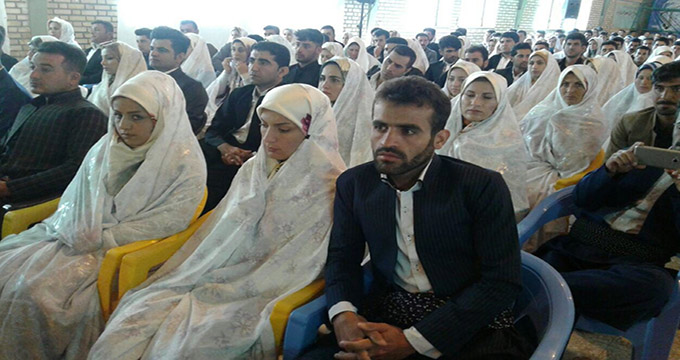 زوج‌های زلزله ‌زده کرمانشاه با جهیزیه سپاه به خانه بخت رفتند