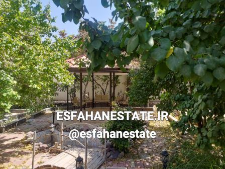 فروش باغ ویلا 1450 متری در راشنان کرارج اصفهان