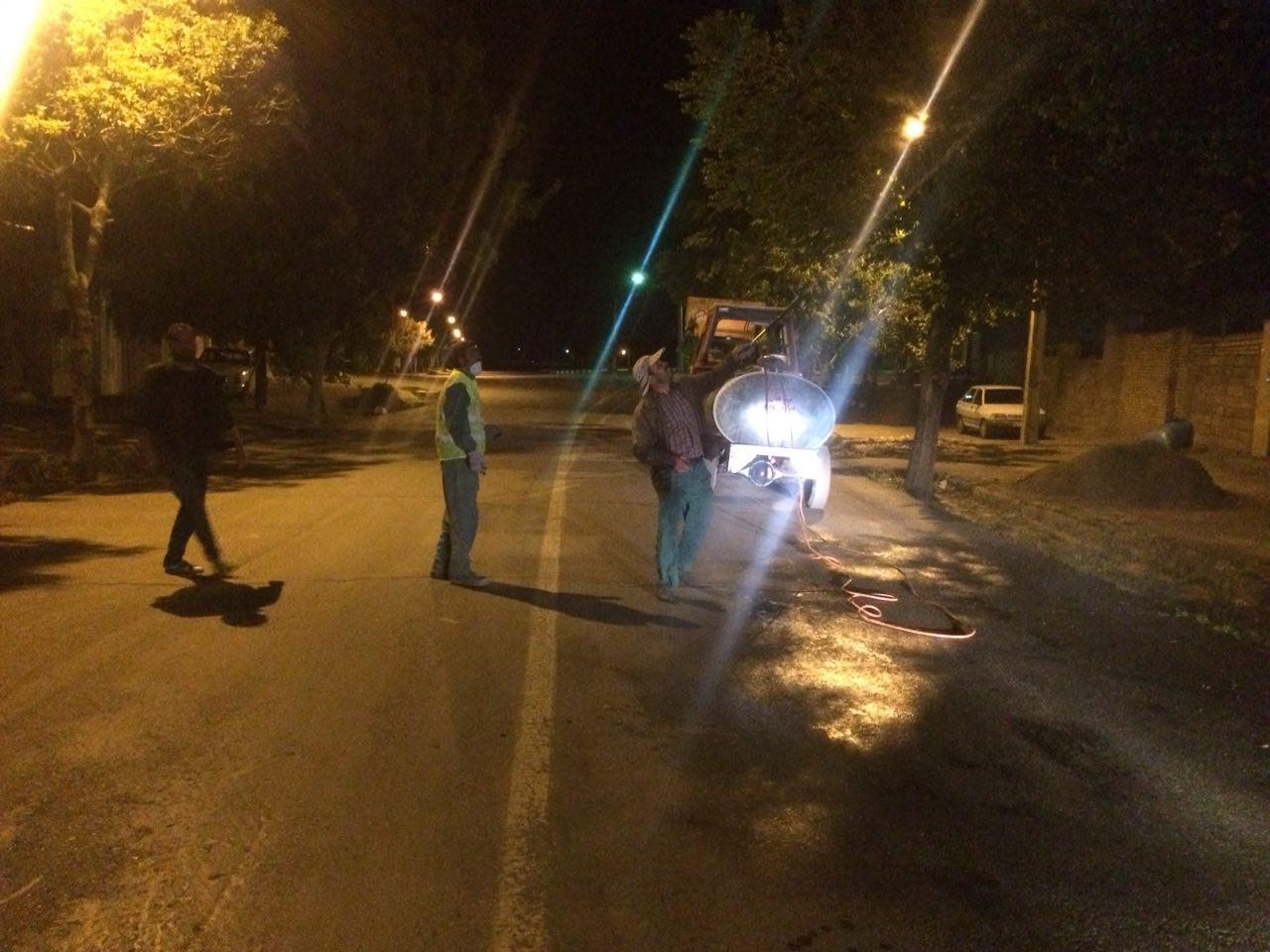 اطلاعیه به اطلاع همشهریان عزیز می رساند شهرداری امشب در حال سم پاشی درختان خیابان امام خمینی (ره) می باشد.
