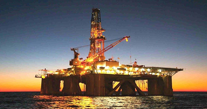 رویترز: جنگ تجاری آمریکا و چین به نفع صادرات نفت ایران است