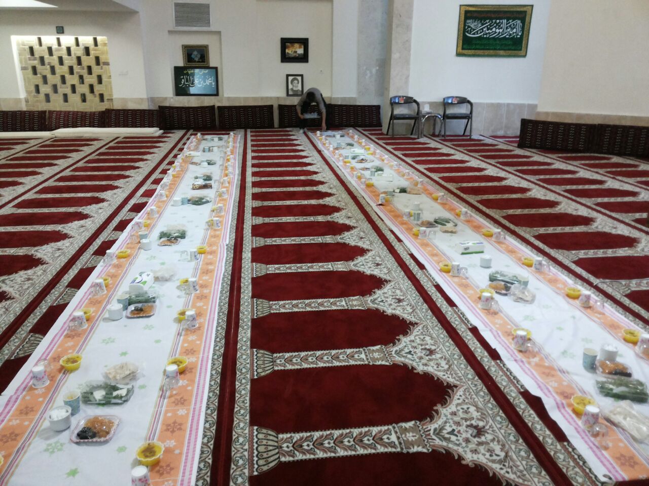 ضیافت افطار ساده مسجد امام خمینی مشهد