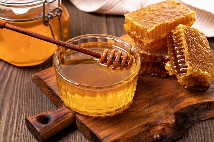 زیاده روی در مصرف عسل چه عوارضی می تواند داشته باشد؟