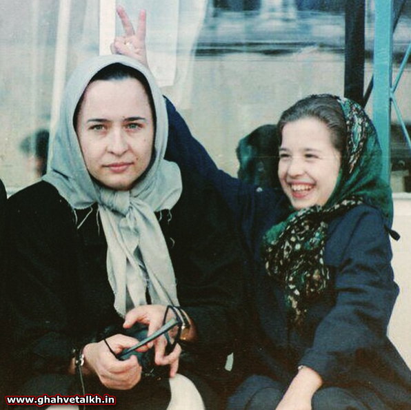 عکس کودکی مهراوه شریفی نیا در کنار مادرش