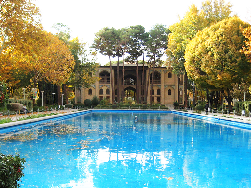 کاشی های کاخ هشت بهشت اصفهان