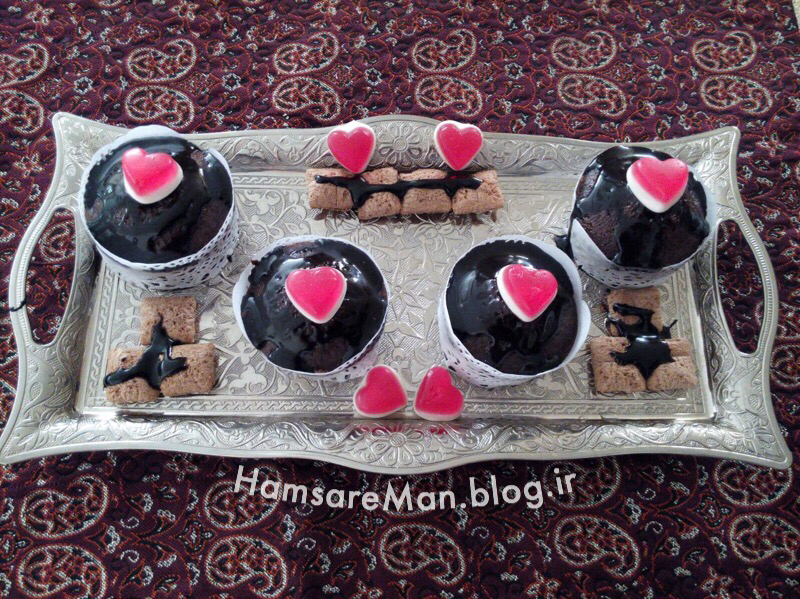 عصرانه عشقولانه برای همسرم (تزئین کاپ کیک شکلاتی 🍫 با پاستیل قلب ❤️)