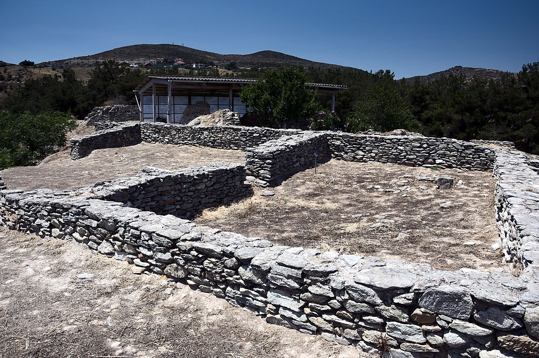 اولین "خانه های مگارون" در سسکلو، مرکز یونان 5700 ق.م
