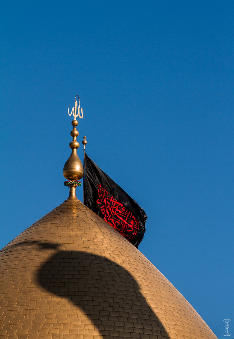 گنبد و پرچم حرم حضرت عباس(ع)
