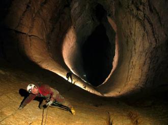 غار کیخسرو :: مجله گردشگری پروازین
