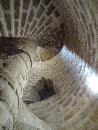 نمای داخلی مناره آجری شهر خرم آباد