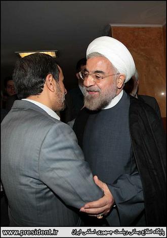 روحانی و احمدی نژاد برادران هم آغوش