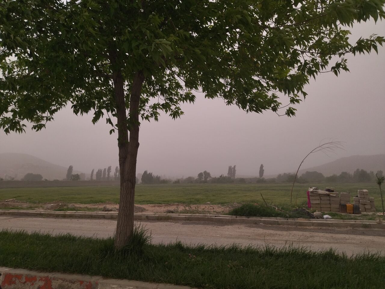 وزش بادهای شدید و گرد و غبار در اصفهان پیش بینی شد