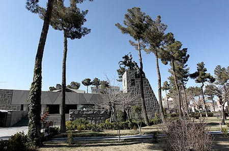 موزه آرامگاه نادری